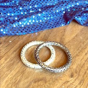 Bracelets light and dark